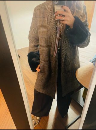 Abrigo cuadros con puños pelo