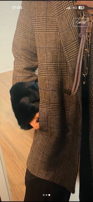 Abrigo cuadros con puños pelo