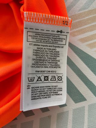 Camiseta deportiva Adidas niño naranja