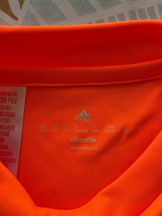 Camiseta deportiva Adidas niño naranja