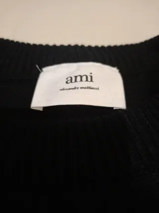 Jersey Ami Paris Negro Corazón Rojo