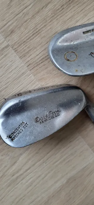 Palos de golf antiguos