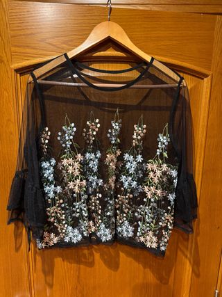 Blusa fiesta bordada transparente