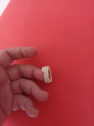 Anillo perlitas ajustable azul y blanco