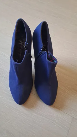 Botines de tacón azul