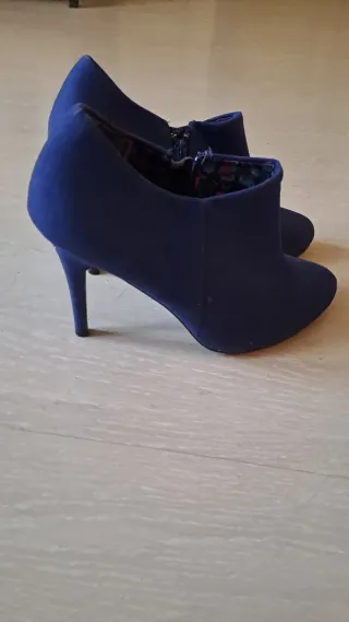 Botines de tacón azul