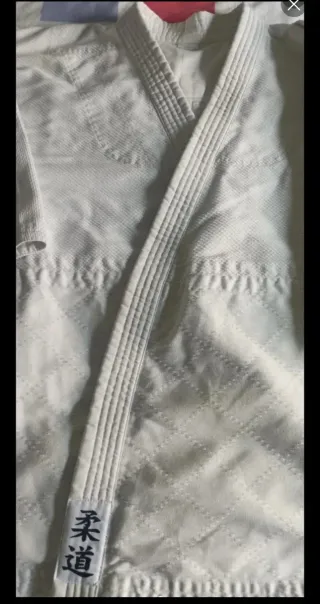 Kimono blanco artes marciales