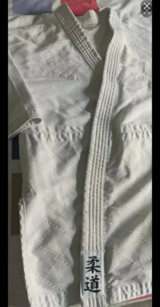 Kimono blanco artes marciales