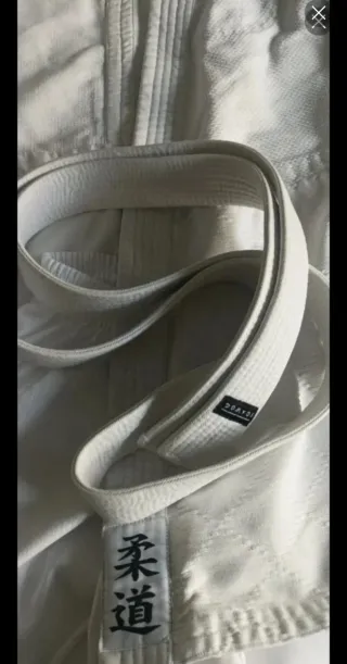 Kimono blanco artes marciales