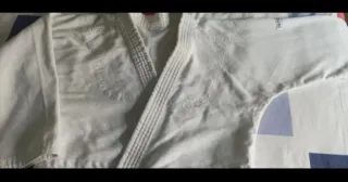 Kimono blanco artes marciales