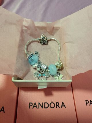 Pulsera Pandora con charms