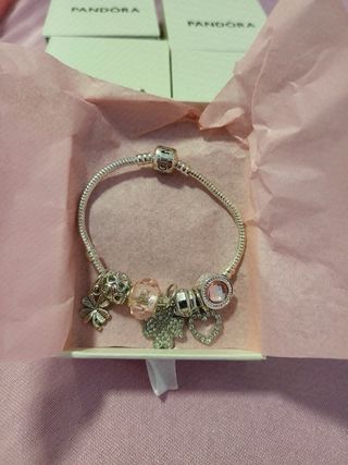 Pulsera Pandora con charms