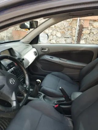 Nissan Almera 2003