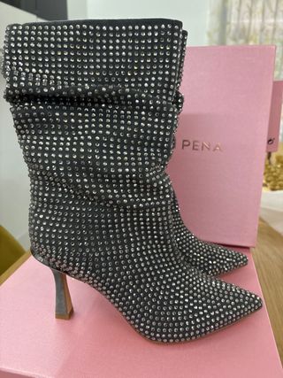 Botas grises con brillantes