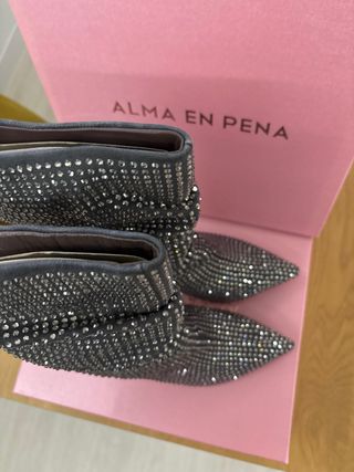 Botas grises con brillantes