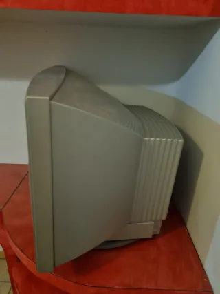 Televisor Loewe Gris