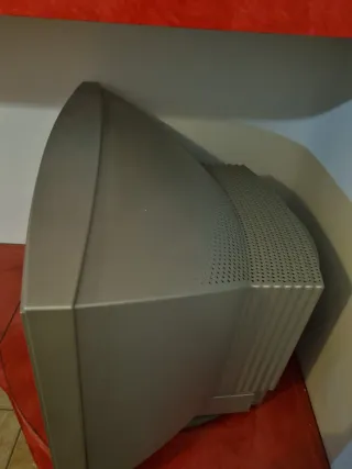 Televisor Loewe Gris