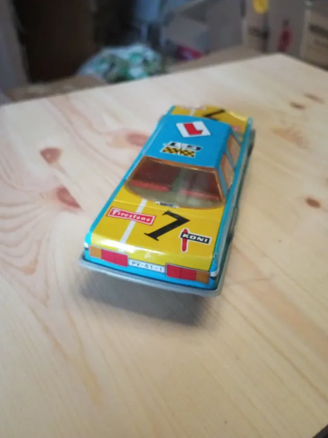 Macchinina di lamiera Mercedes Payva