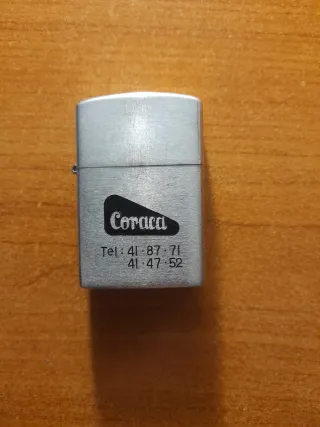 Encendedor tipo Zippo plateado