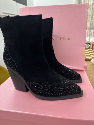 Botas Alma en Pena negras con pedrería