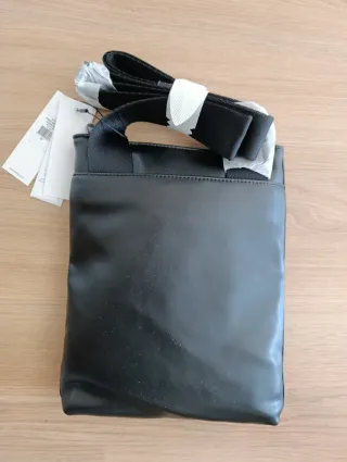 Bolso bandolera Calvin Klein negro