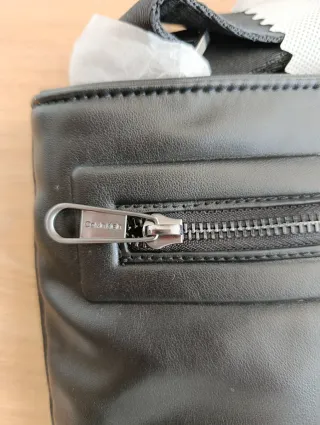 Bolso bandolera Calvin Klein negro