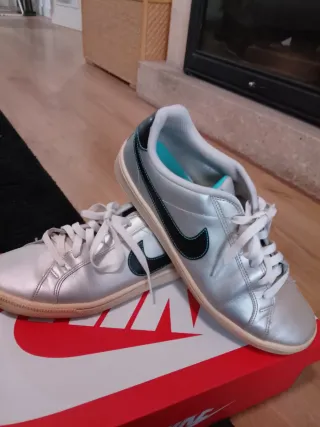 Zapatillas Nike plateadas talla 42