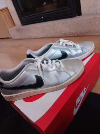Zapatillas Nike plateadas talla 42