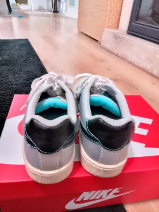 Zapatillas Nike plateadas talla 42