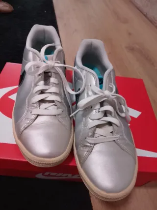 Zapatillas Nike plateadas talla 42
