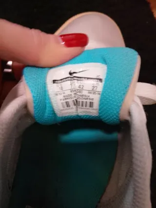 Zapatillas Nike plateadas talla 42