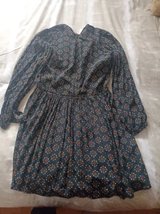 Vestido estampado negro y multicolor