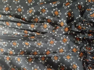 Vestido estampado negro y multicolor