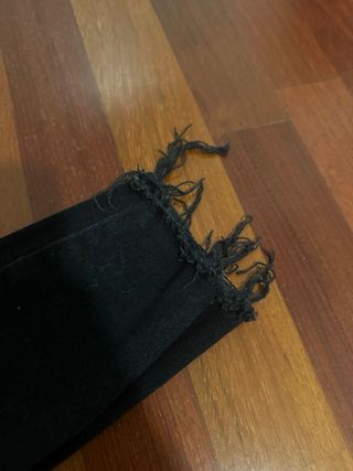 Pantalón negro Mango