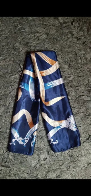 Sciarpa di seta stampata da donna