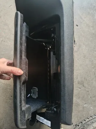 Guantera BMW Serie 1 E81 E87