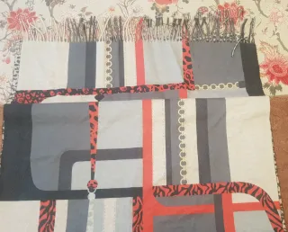 Bufanda animal print beige y gris