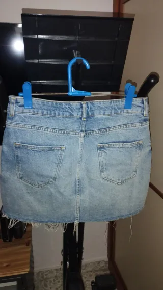 Falda vaquera con raya lateral