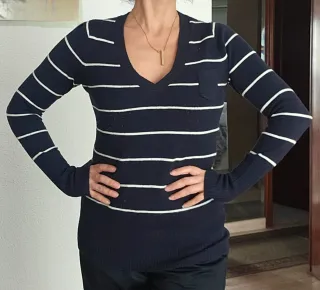 Jersey rayas azul y blanco cuello pico