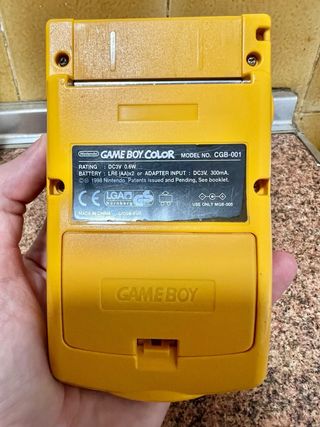 Console Game Boy Color gialla + Gioco