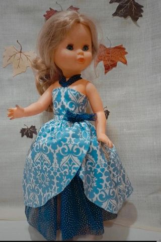 Top y falda  artesanal para muñeca de 42 cm