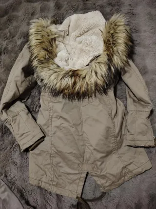 Parka Bershka forrada borrego Talla XS