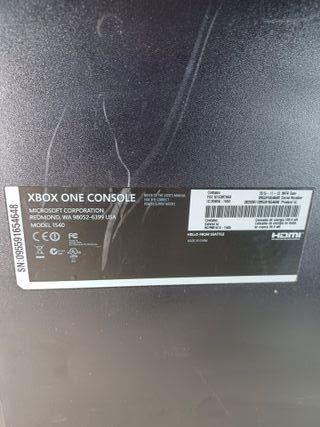 Xbox One Nera con Controller e Cavi