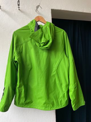 Chaqueta cortavientos Quechua verde 12 años