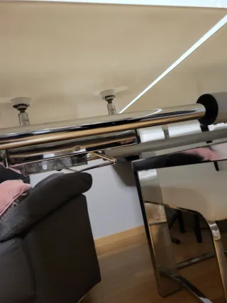 Mesa de cristal y 4 Sillas de comedor