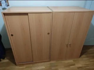 2 Armarios de madera + barra abatible