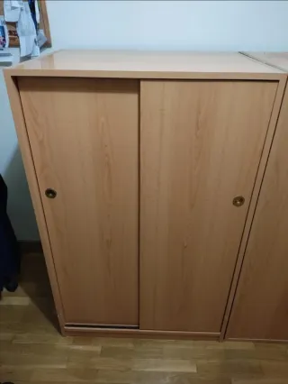 2 Armarios de madera + barra abatible