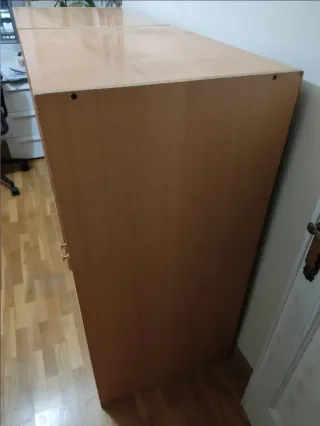 2 Armarios de madera + barra abatible