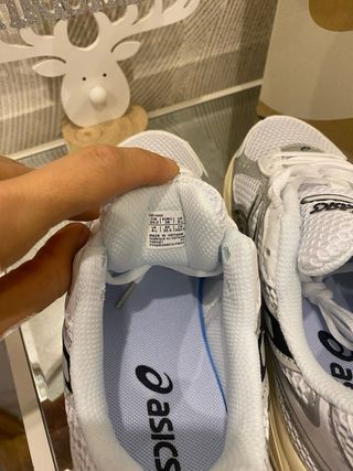 Zapatillas Asics Gel Blancas y Grises