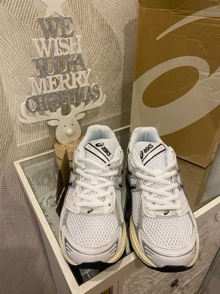 Zapatillas Asics Gel Blancas y Grises